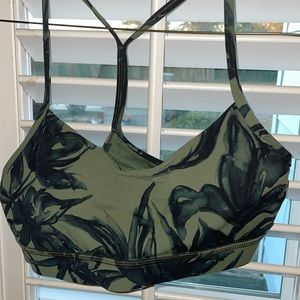 EXCELLENT Lululemon sports bra, beautiful greens!  Size 8
